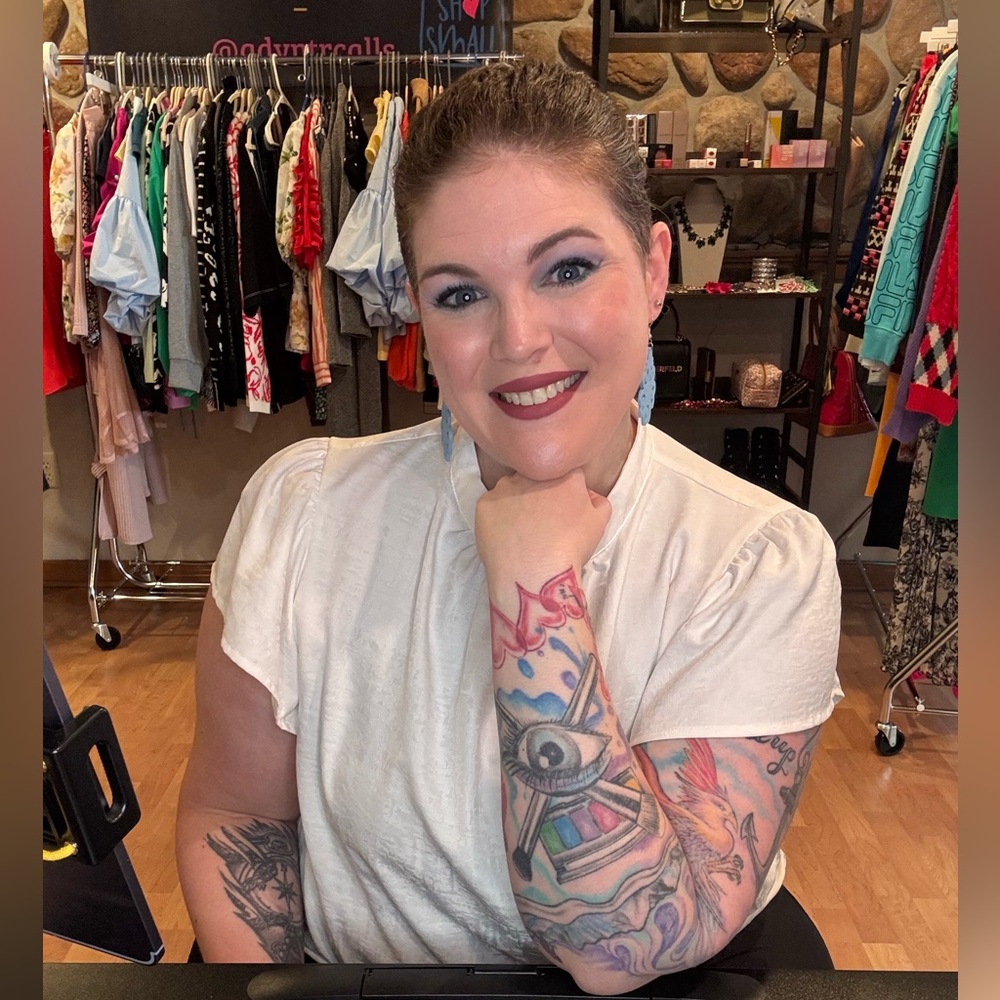 PLEASE LIKE THIS LISTING AND NEVER MISS A SHOW!! ❤️❤️ - Picture 9 of 17